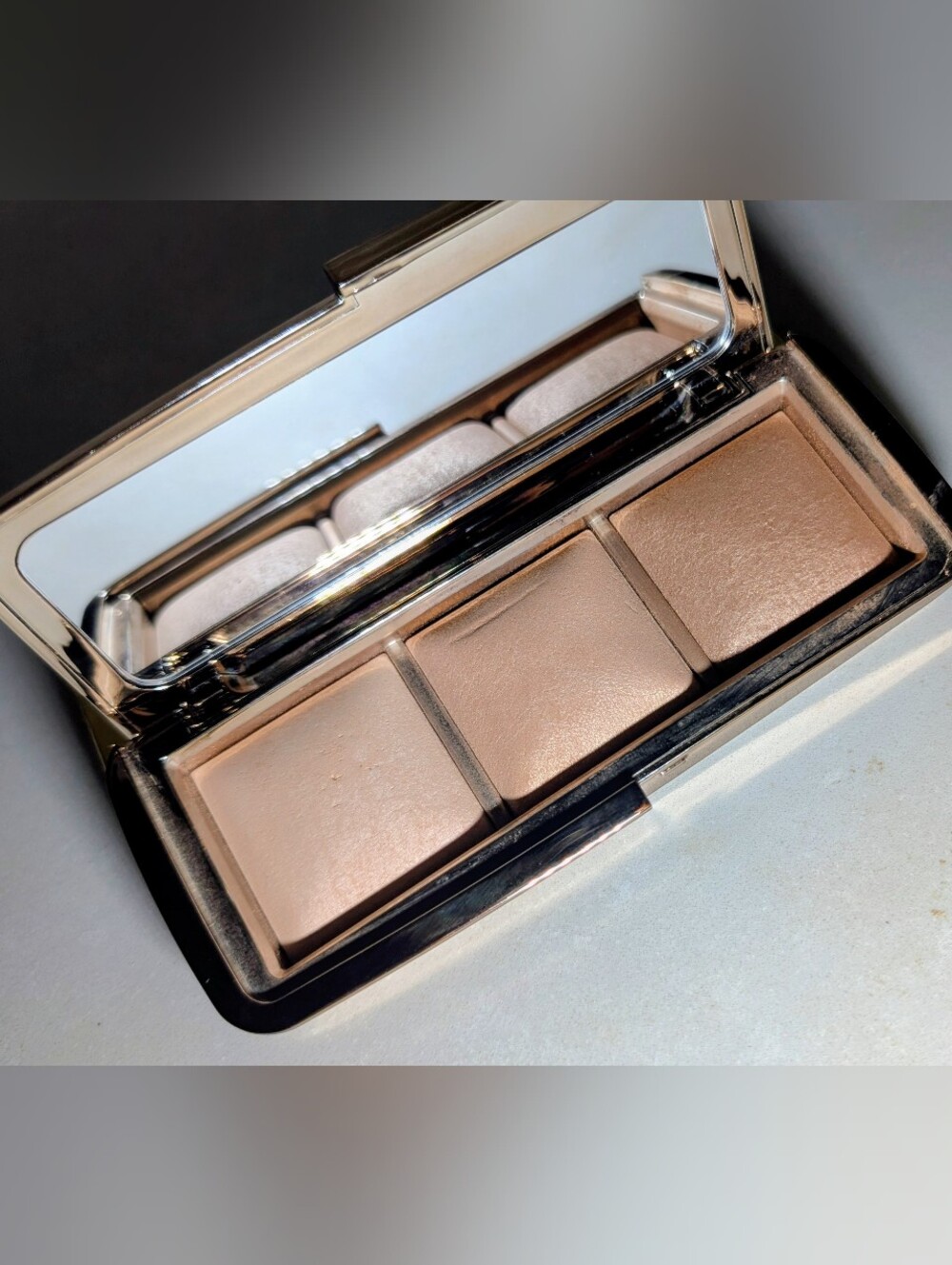 Hourglass Cosmetics Ambient Lighting Palette Volume 2